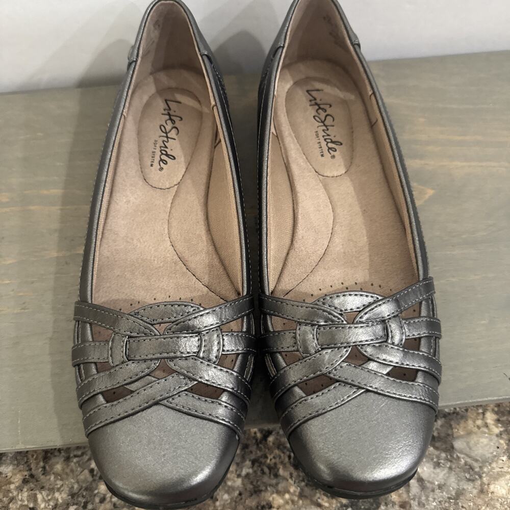 Life Stride Women's Slip On Flats Sz 8.5 Dove Grey Great Tread Comfy Immaculate